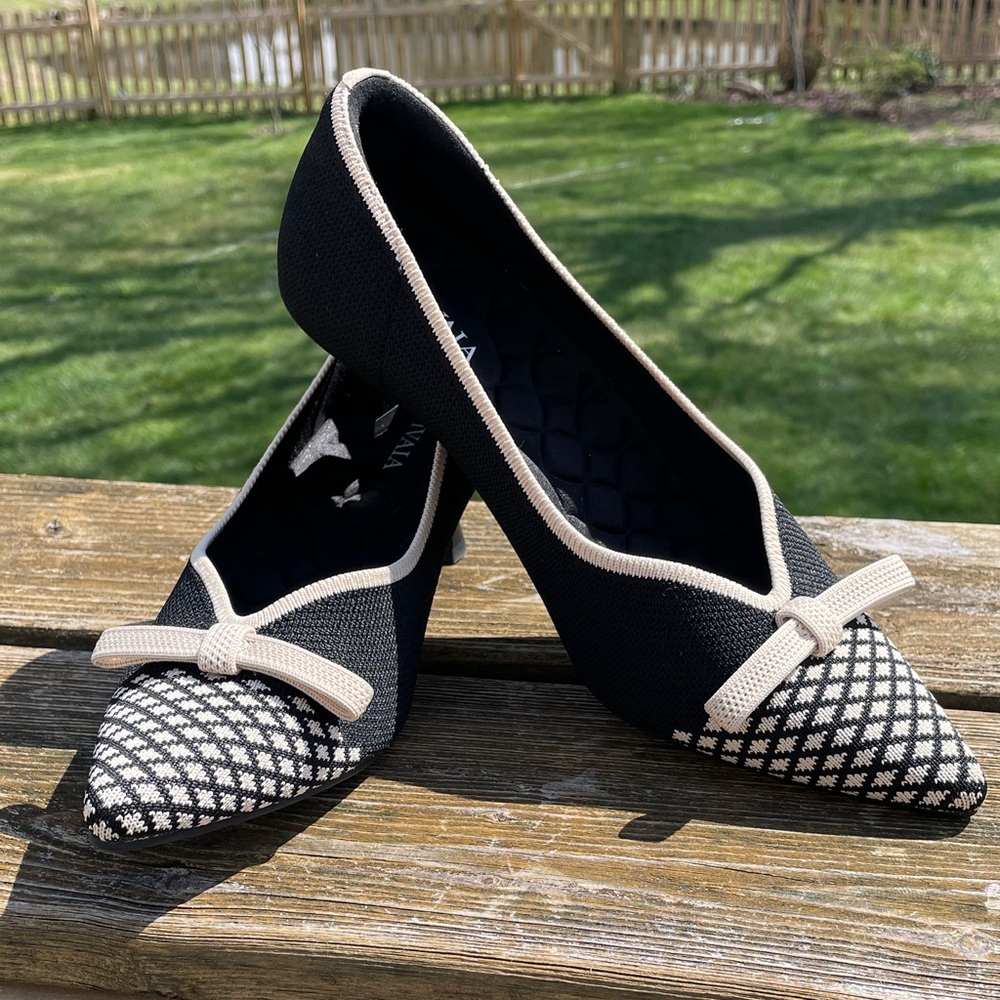 Vivaia Sz 7.5 38 Black & Cream Pointed Toe Kitten Heel Pumps - Picture 3 of 13